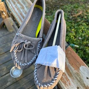 Minnetonka shoes moccasins slides grey nwt nib size 10 womens